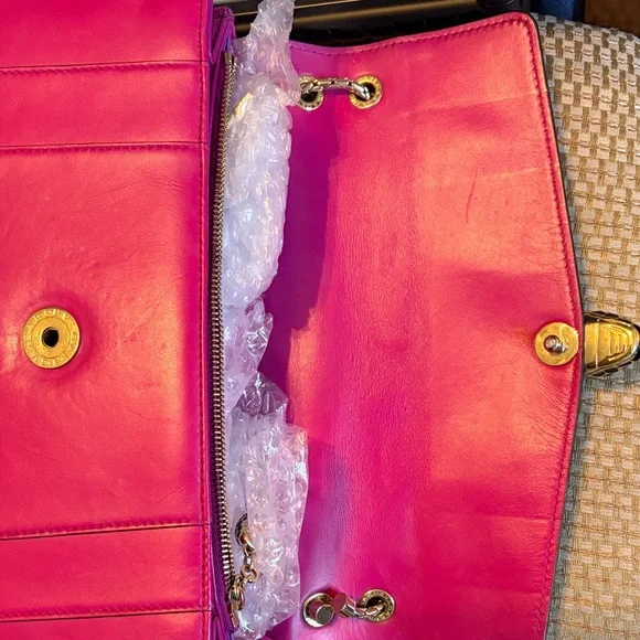 Bulgari Fuchsia Leather Shoulder Bag with Serpenti Head clasp - Picture 6 of 10